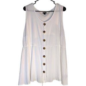 Torrid woman's blouse shirt size 3 buttons with tie white